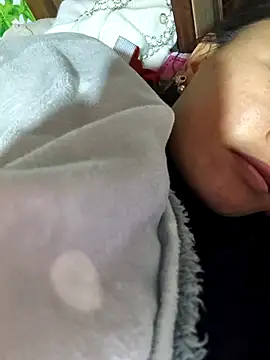 Snapshot of maykimloc chatting on 12/14/25, 03:39 maykimloc online show from 12/14/25, 03:39