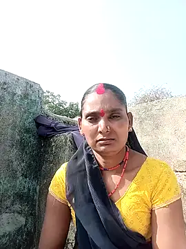 Snapshot of Mohni_pal chatting on 12/15/25, 05:23 Mohni pal online show from 12/15/25, 05:23