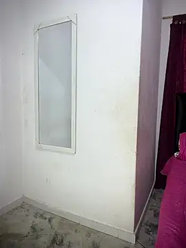 Snapshot of Sophia_Moons_ chatting on 02/18/26, 04:47 Sophia Moons online show from 02/18/26, 04:47