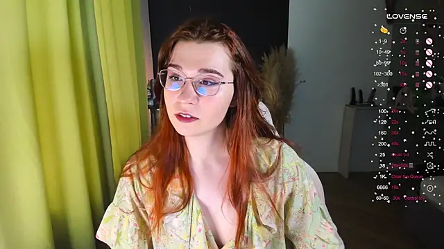 Snapshot of Ann_Couette chatting on 05/30/26, 10:01 Ann Couette online show from 05/30/26, 10:01
