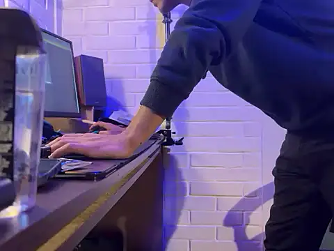 Snapshot of Nya_Velvet chatting on 12/13/25, 09:53 Nya Velvet online show from 12/13/25, 09:53