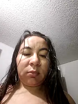 Snapshot of hantria_angels chatting on 12/18/25, 10:32 hantria angels online show from 12/18/25, 10:32