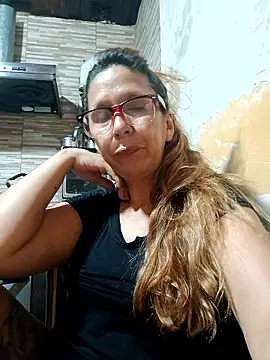 Snapshot of cari75 chatting on 01/15/26, 06:44 cari75 online show from 01/15/26, 06:44