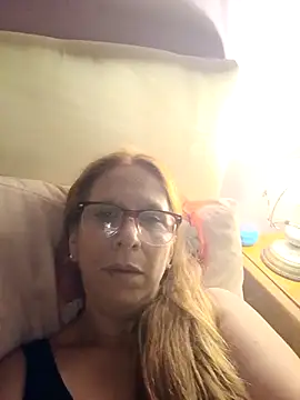 Snapshot of cari75 chatting on 02/11/26, 07:02 cari75 online show from 02/11/26, 07:02
