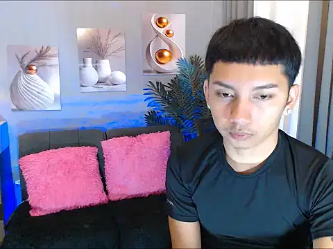 Snapshot of dylan_hardfucker chatting on 02/16/26, 02:13 dylan hardfucker online show from 02/16/26, 02:13