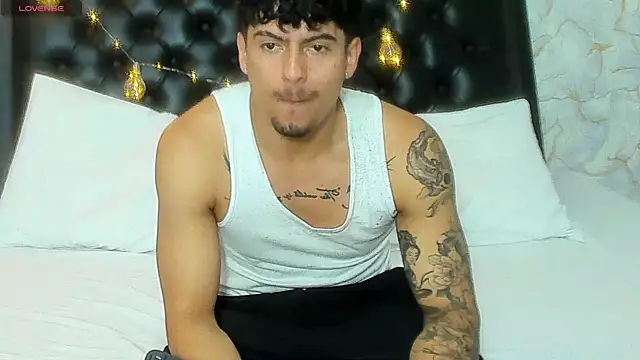 Snapshot of sergiostonne_01 chatting on 12/16/25, 03:22 sergiostonne 01 online show from 12/16/25, 03:22