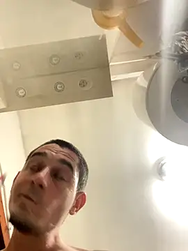 Snapshot of marcoboss chatting on 12/14/25, 08:35 marcoboss online show from 12/14/25, 08:35