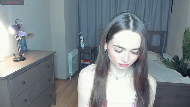 Snapshot of YvonneRobes chatting on 03/05/26, 08:27 YvonneRobes online show from 03/05/26, 08:27