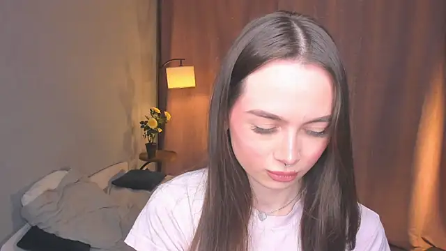 Snapshot of YvonneRobes chatting on 03/15/26, 07:09 YvonneRobes online show from 03/15/26, 07:09