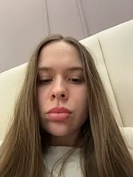 Snapshot of Nicole_Loving chatting on 12/13/25, 09:31 Nicole Loving online show from 12/13/25, 09:31