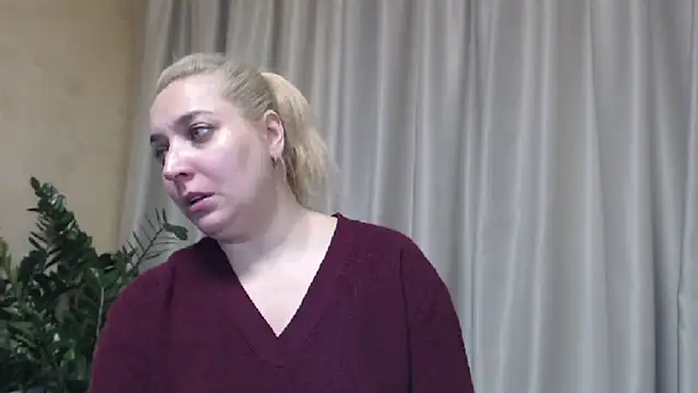 Snapshot of sweetpussy13 chatting on 10/29/25, 07:21 sweetpussy13 online show from 10/29/25, 07:21