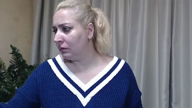 Snapshot of sweetpussy13 chatting on 10/30/25, 07:21 sweetpussy13 online show from 10/30/25, 07:21