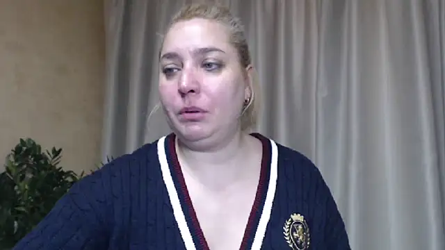 Snapshot of sweetpussy13 chatting on 01/13/26, 06:40 sweetpussy13 online show from 01/13/26, 06:40
