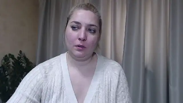Snapshot of sweetpussy13 chatting on 02/27/26, 07:52 sweetpussy13 online show from 02/27/26, 07:52