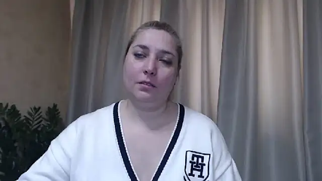 Snapshot of sweetpussy13 chatting on 03/11/26, 07:14 sweetpussy13 online show from 03/11/26, 07:14