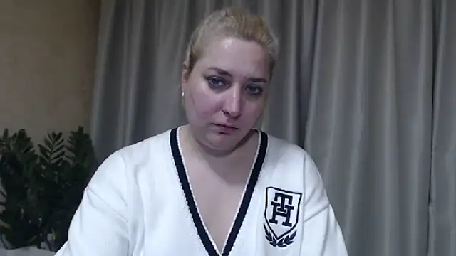 Snapshot of sweetpussy13 chatting on 03/26/26, 07:03 sweetpussy13 online show from 03/26/26, 07:03