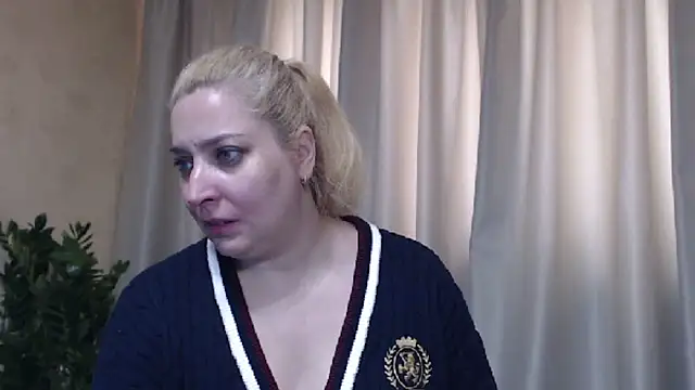 Snapshot of sweetpussy13 chatting on 04/22/26, 05:54 sweetpussy13 online show from 04/22/26, 05:54