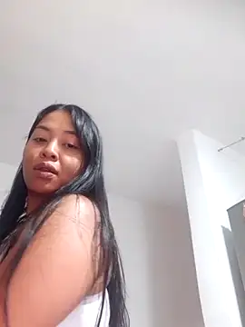 Snapshot of aisha_broown chatting on 12/17/25, 07:20 aisha broown online show from 12/17/25, 07:20