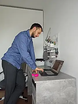 Snapshot of Lovebackground chatting on 10/16/25, 06:36 Lovebackground online show from 10/16/25, 06:36