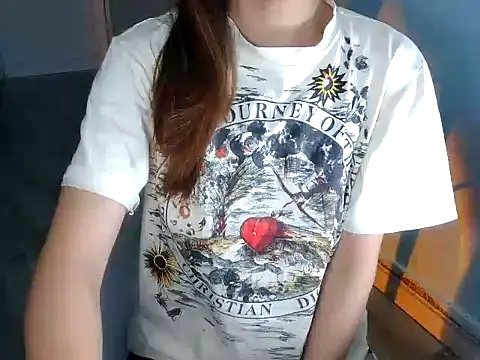 Chichi 86 online show from 05/23/26, 03:38