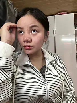 Snapshot of leo-kitty chatting on 02/15/26, 06:32 leo-kitty online show from 02/15/26, 06:32