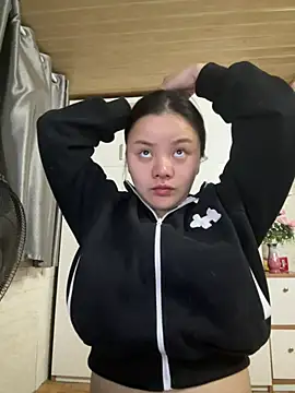 Snapshot of leo-kitty chatting on 03/03/26, 02:56 leo-kitty online show from 03/03/26, 02:56