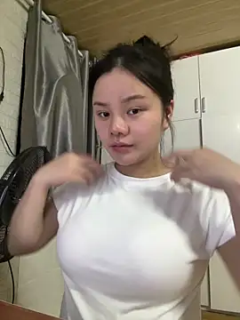 Snapshot of leo-kitty chatting on 03/06/26, 03:08 leo-kitty online show from 03/06/26, 03:08