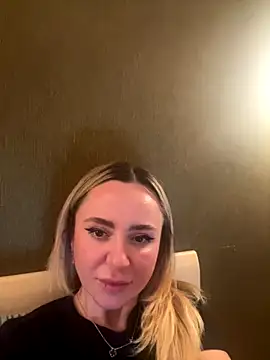 Snapshot of Arina_g chatting on 12/16/25, 09:09 Arina g online show from 12/16/25, 09:09