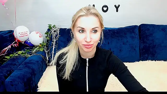 Snapshot of Hanna--Sweet chatting on 01/13/26, 03:50 Hanna--Sweet online show from 01/13/26, 03:50