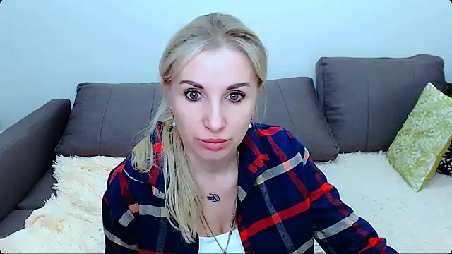Snapshot of Hanna--Sweet chatting on 02/10/26, 08:07 Hanna--Sweet online show from 02/10/26, 08:07