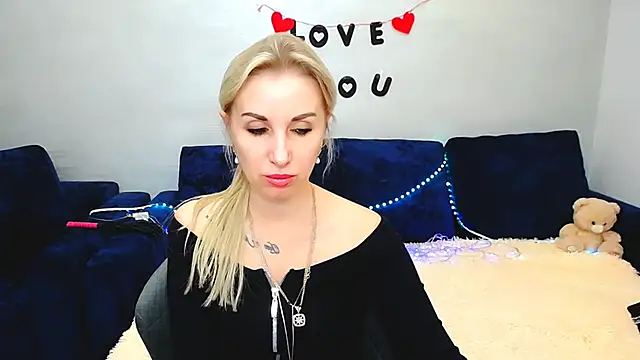 Snapshot of Hanna--Sweet chatting on 02/25/26, 11:42 Hanna--Sweet online show from 02/25/26, 11:42