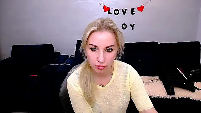 Snapshot of Hanna--Sweet chatting on 03/14/26, 12:54 Hanna--Sweet online show from 03/14/26, 12:54