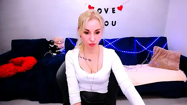 Snapshot of Hanna--Sweet chatting on 04/24/26, 11:56 Hanna--Sweet online show from 04/24/26, 11:56