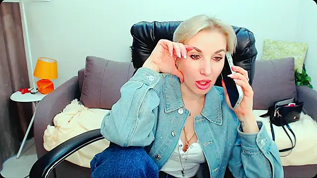 Snapshot of Hanna--Sweet chatting on 04/30/26, 11:16 Hanna--Sweet online show from 04/30/26, 11:16