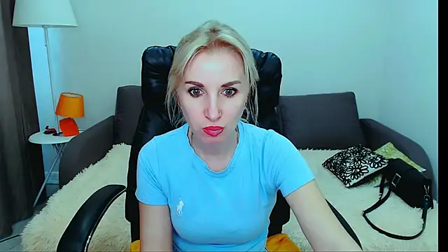 Snapshot of Hanna--Sweet chatting on 05/06/26, 10:31 Hanna--Sweet online show from 05/06/26, 10:31