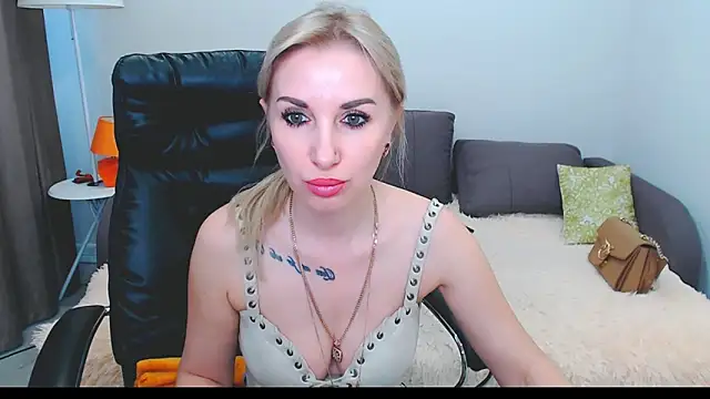 Snapshot of Hanna--Sweet chatting on 05/10/26, 10:31 Hanna--Sweet online show from 05/10/26, 10:31