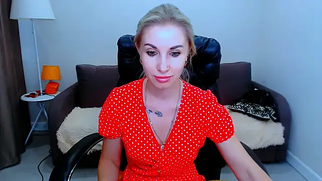 Snapshot of Hanna--Sweet chatting on 07/10/26, 04:09 Hanna--Sweet online show from 07/10/26, 04:09