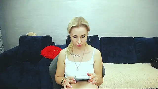 Snapshot of Hanna--Sweet chatting on 07/12/26, 10:06 Hanna--Sweet online show from 07/12/26, 10:06