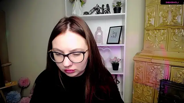 LiliaErmi online show from 12/19/25, 05:47