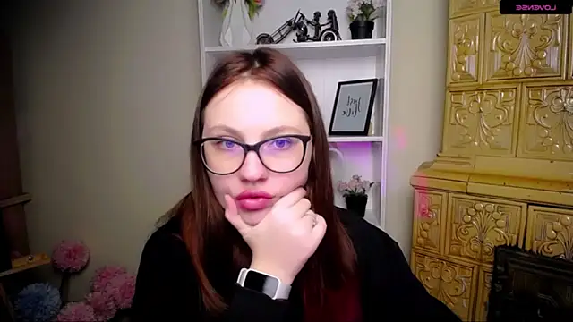 LiliaErmi online show from 12/20/25, 05:58