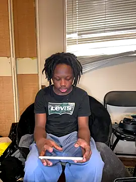 Snapshot of YourLittleBoyfriend chatting on 12/14/25, 10:14 YourLittleBoyfriend online show from 12/14/25, 10:14