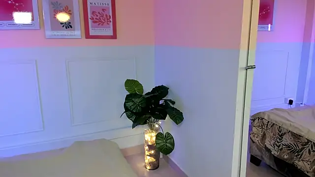 Snapshot of Lia_Roise chatting on 12/17/25, 11:38 Lia Roise online show from 12/17/25, 11:38