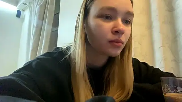 Snapshot of Leifuture chatting on 02/25/26, 04:22 Leifuture online show from 02/25/26, 04:22