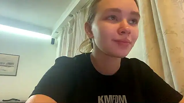 Snapshot of Leifuture chatting on 03/19/26, 05:22 Leifuture online show from 03/19/26, 05:22