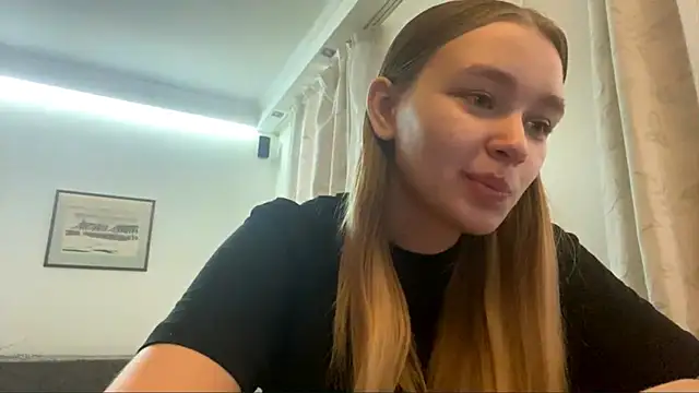 Snapshot of Leifuture chatting on 04/07/26, 03:23 Leifuture online show from 04/07/26, 03:23