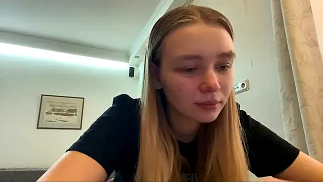 Snapshot of Leifuture chatting on 04/10/26, 11:37 Leifuture online show from 04/10/26, 11:37