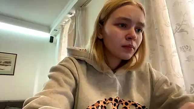 Snapshot of Leifuture chatting on 04/19/26, 11:09 Leifuture online show from 04/19/26, 11:09