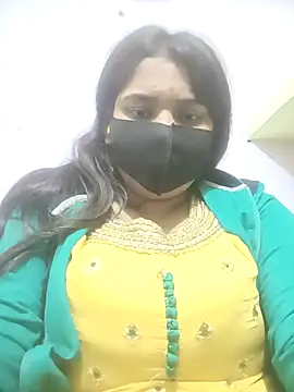 Snapshot of Yaya_345 chatting on 12/15/25, 08:29 Yaya 345 online show from 12/15/25, 08:29