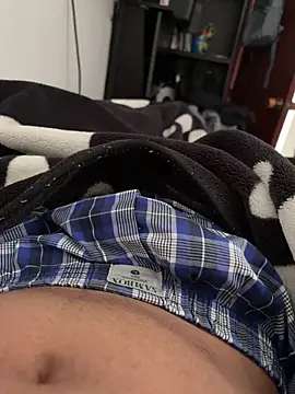 Snapshot of Croppedsex chatting on 12/14/25, 03:50 Croppedsex online show from 12/14/25, 03:50