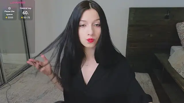 Snapshot of AlicePowells chatting on 04/14/26, 11:27 AlicePowells online show from 04/14/26, 11:27